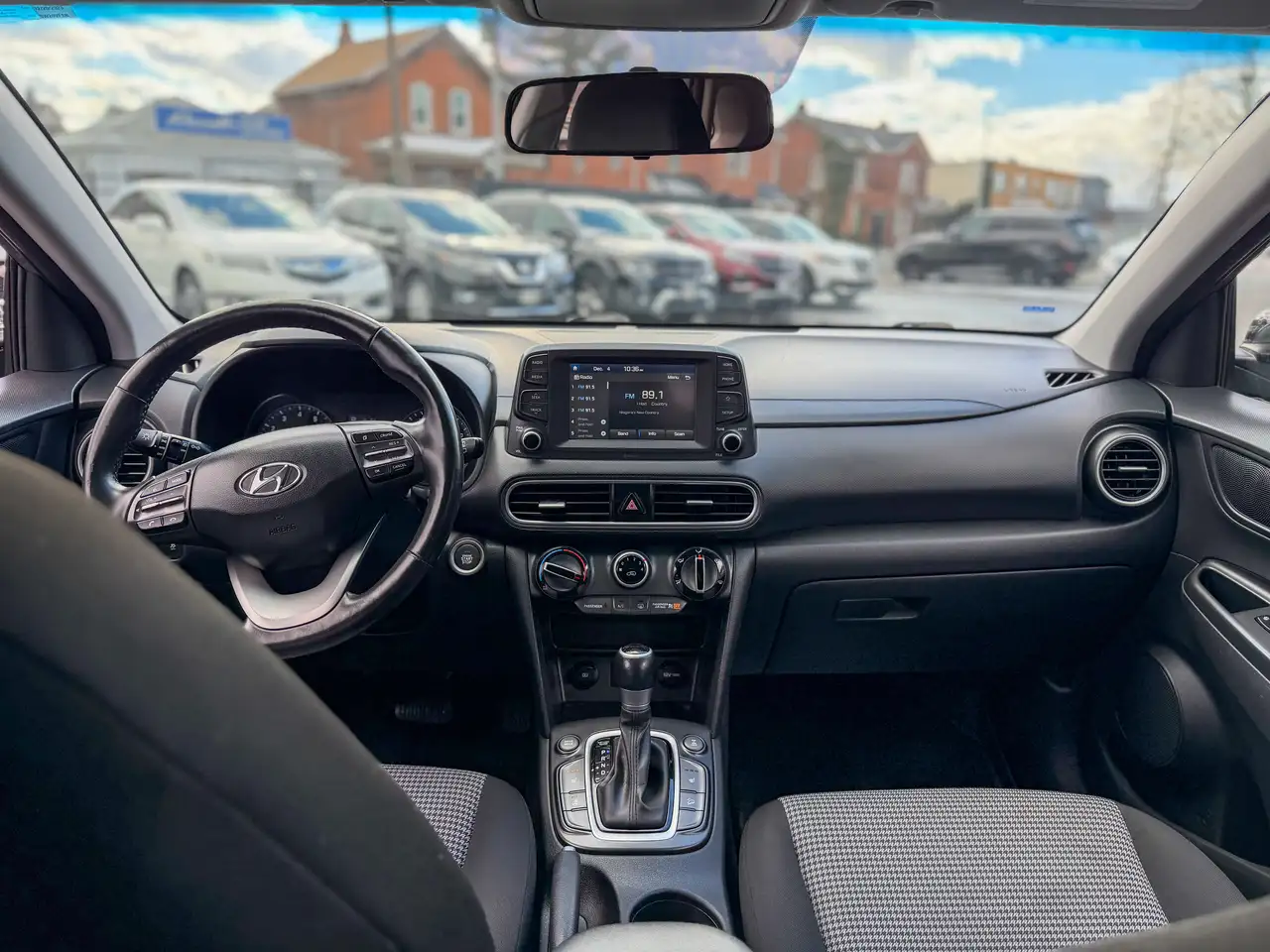 Hyundai KONA снимка Hyundai KONA