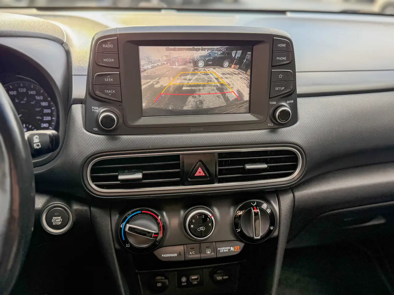 Hyundai KONA снимка Hyundai KONA
