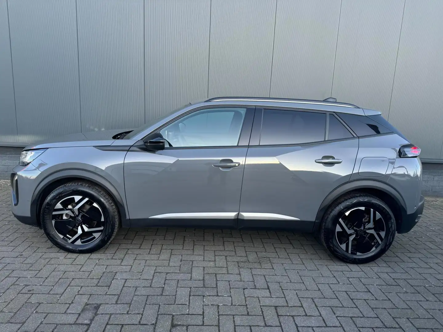 Peugeot 2008 1.2 PureTech 130PK Allure /1e eigenaar /Garantie Grijs - 2