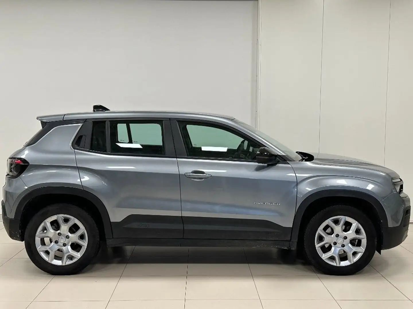 Jeep Avenger 1.2 Turbo 100 CV Altitude Grau - 2