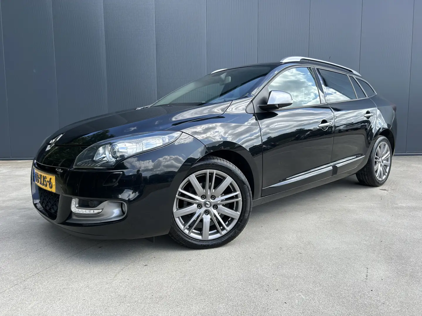 Renault Megane Estate 1.5 dCi GT-Line CAMERA HALF LEER BOSE LED N Zwart - 1
