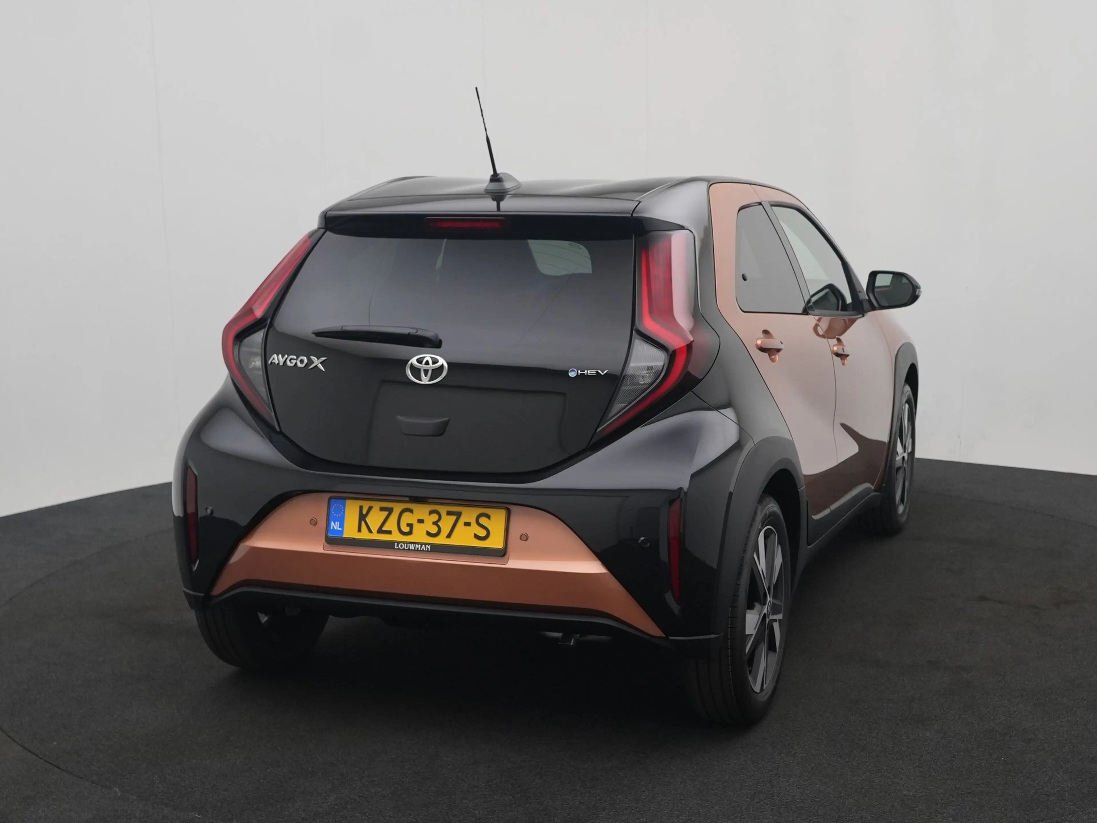 Toyota Aygo X Hybrid 115 pulse ||EASY PACK|| Nu met € 1500 korti — photo 13