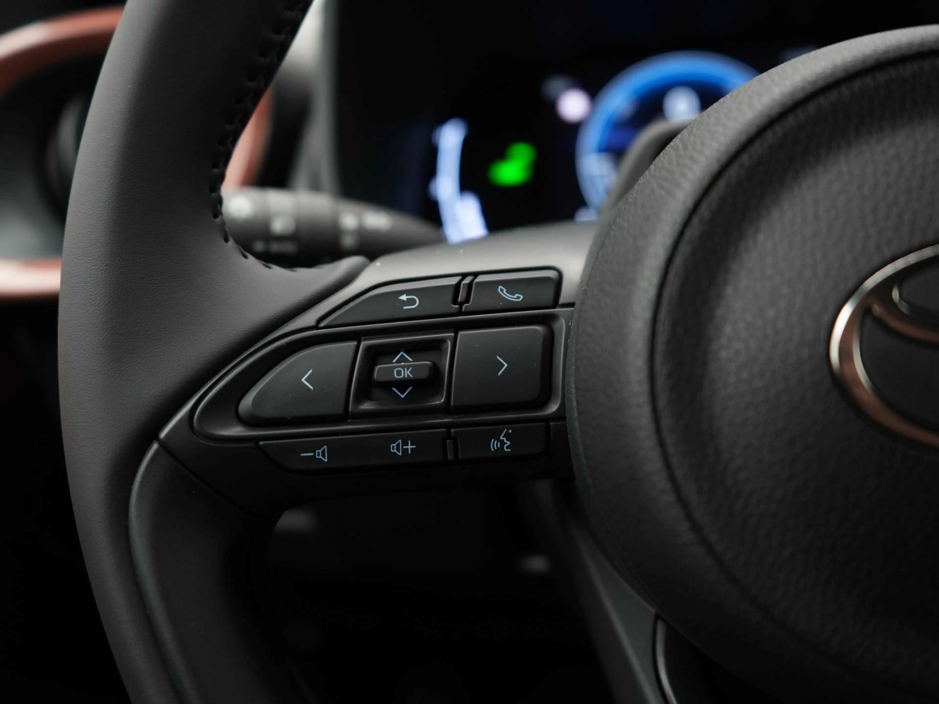 Toyota Aygo X Hybrid 115 pulse ||EASY PACK|| Nu met € 1500 korti — photo 4