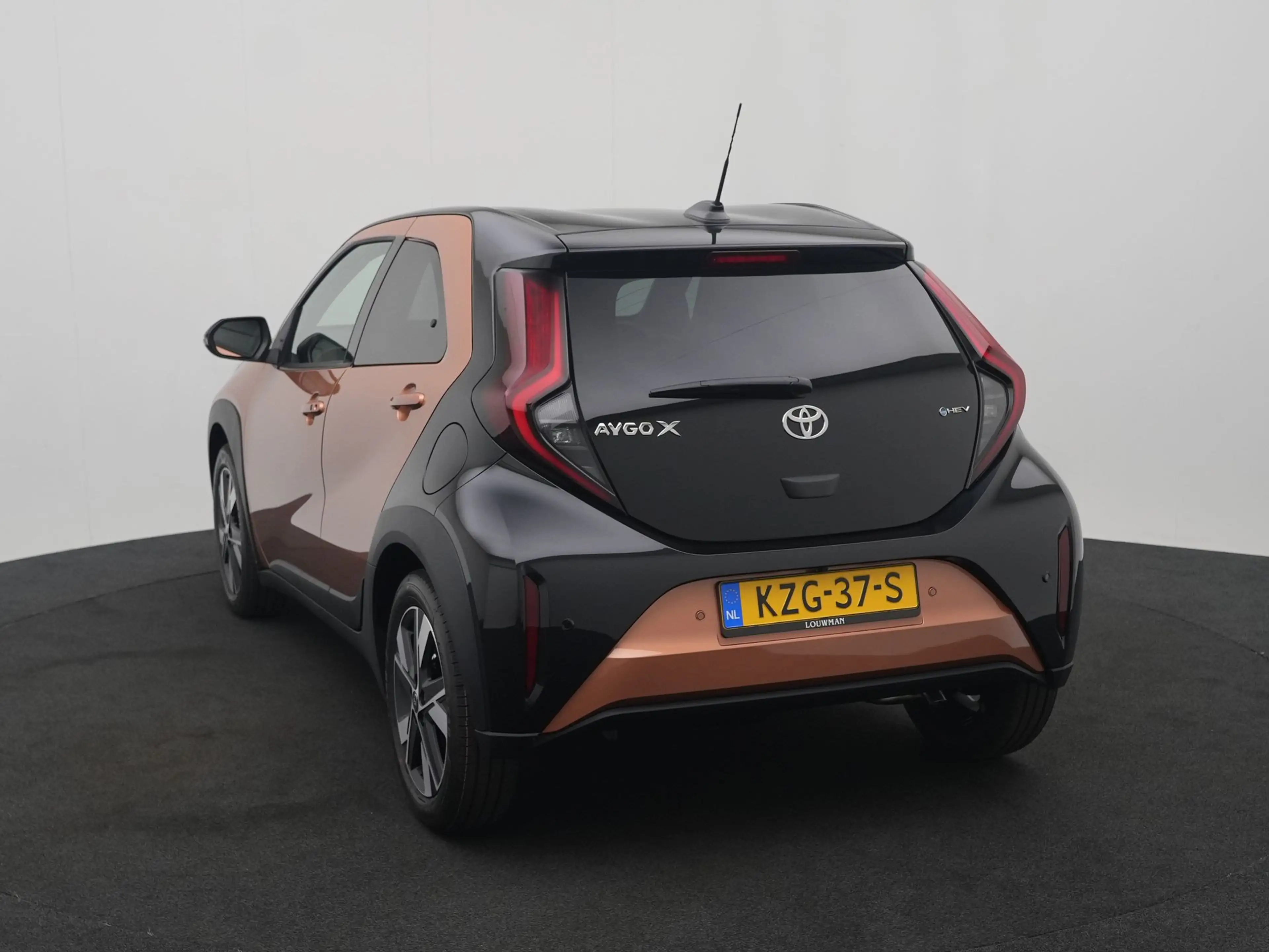 Toyota Aygo X Hybrid 115 pulse ||EASY PACK|| Nu met € 1500 korti — photo 12