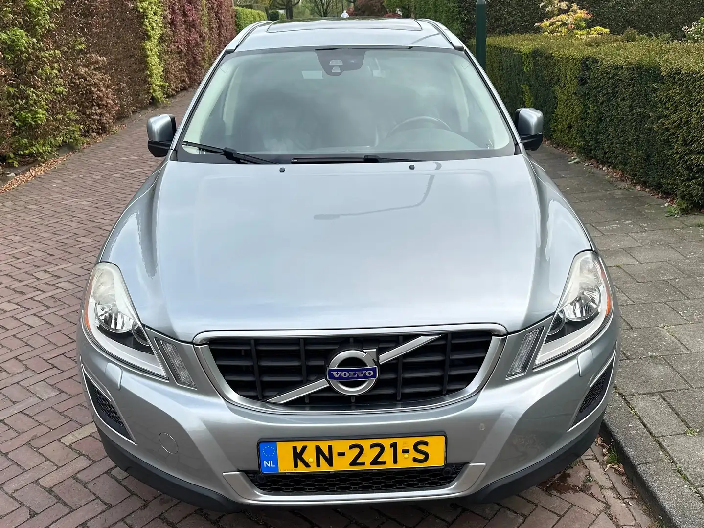 Volvo XC60 XC60 3.0 T6 AWD R-Design Argintiu - 1