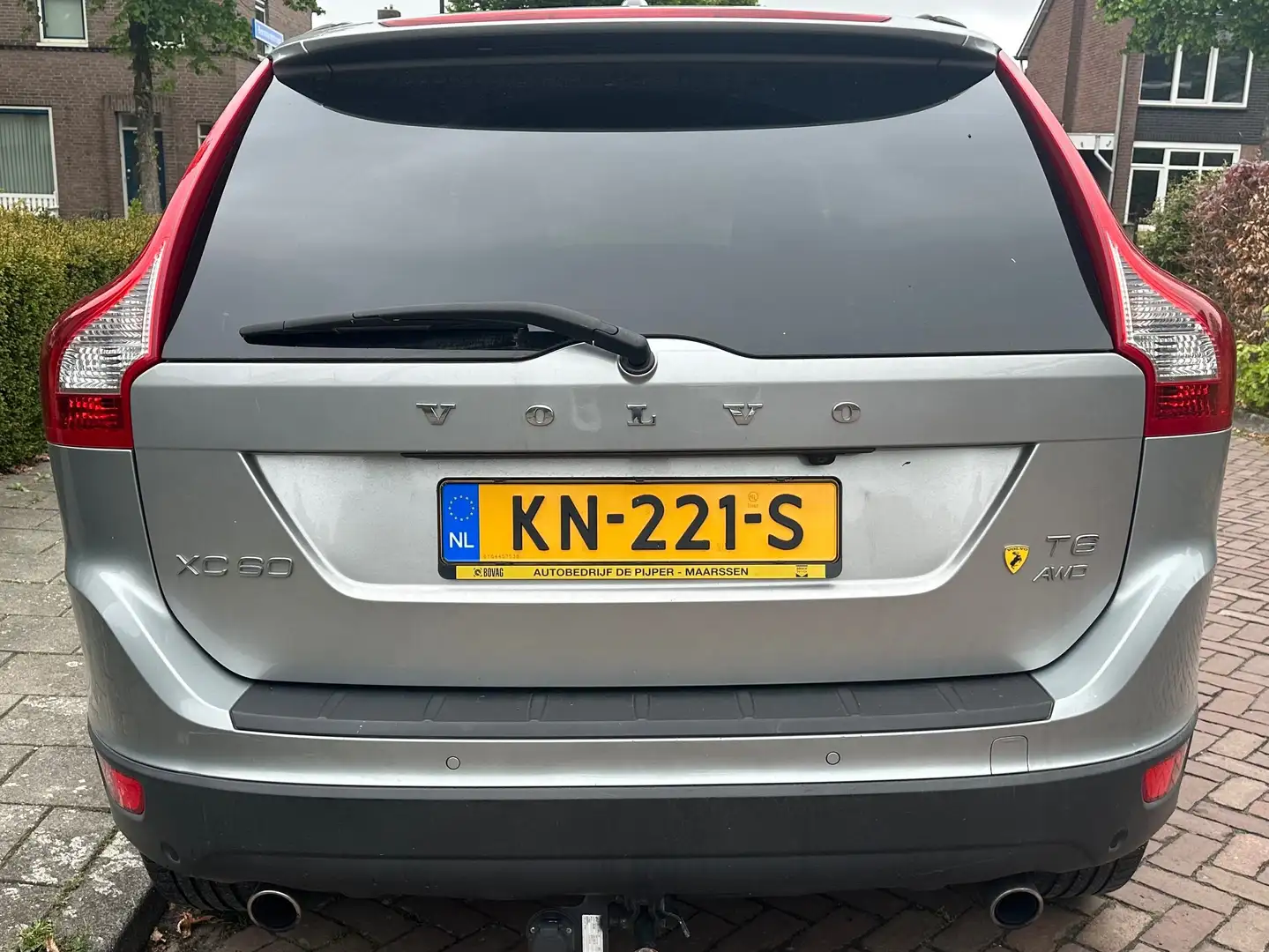 Volvo XC60 XC60 3.0 T6 AWD R-Design Argintiu - 2