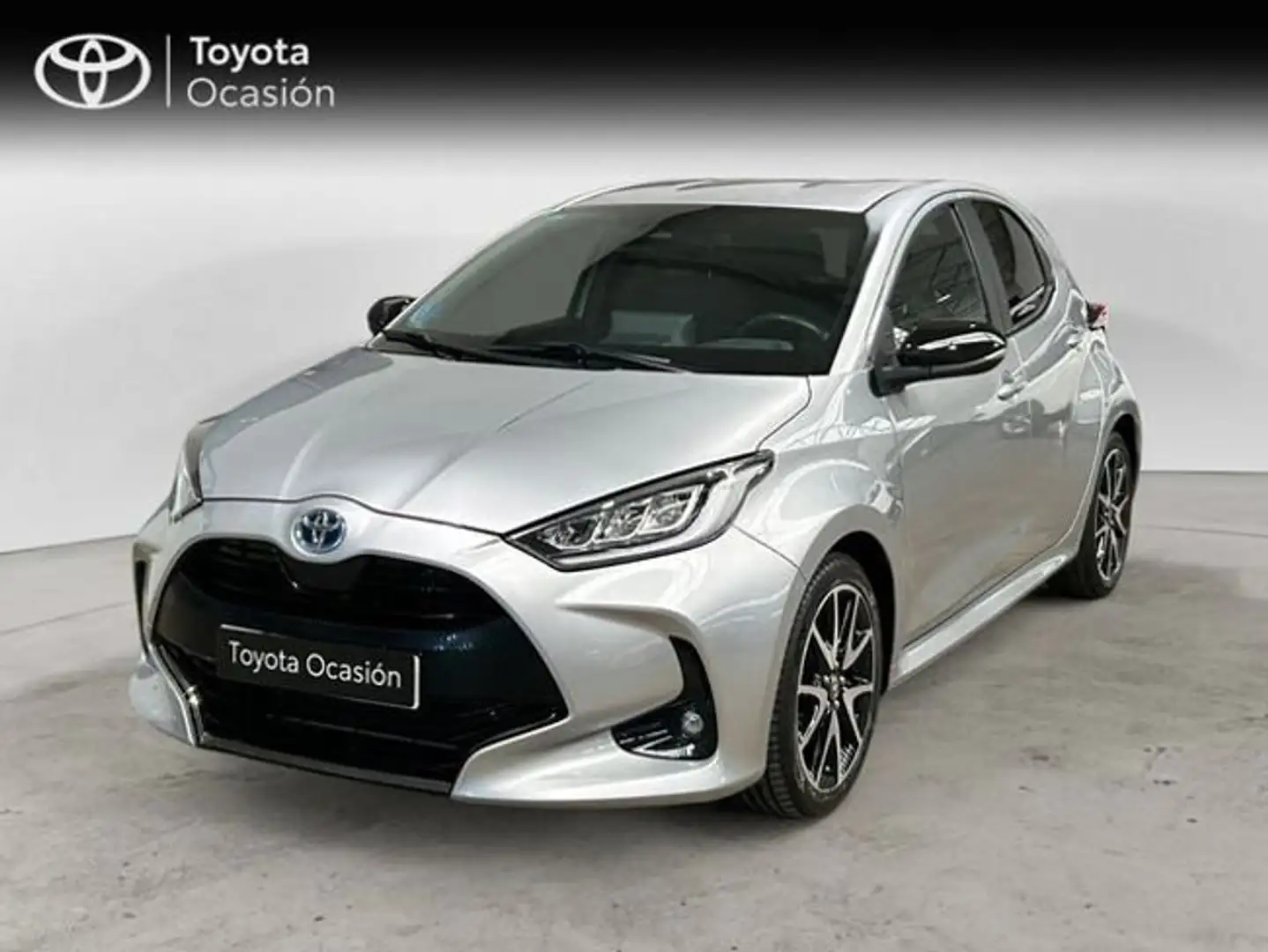 Toyota Yaris 120H 1.5 Style Gris - 1