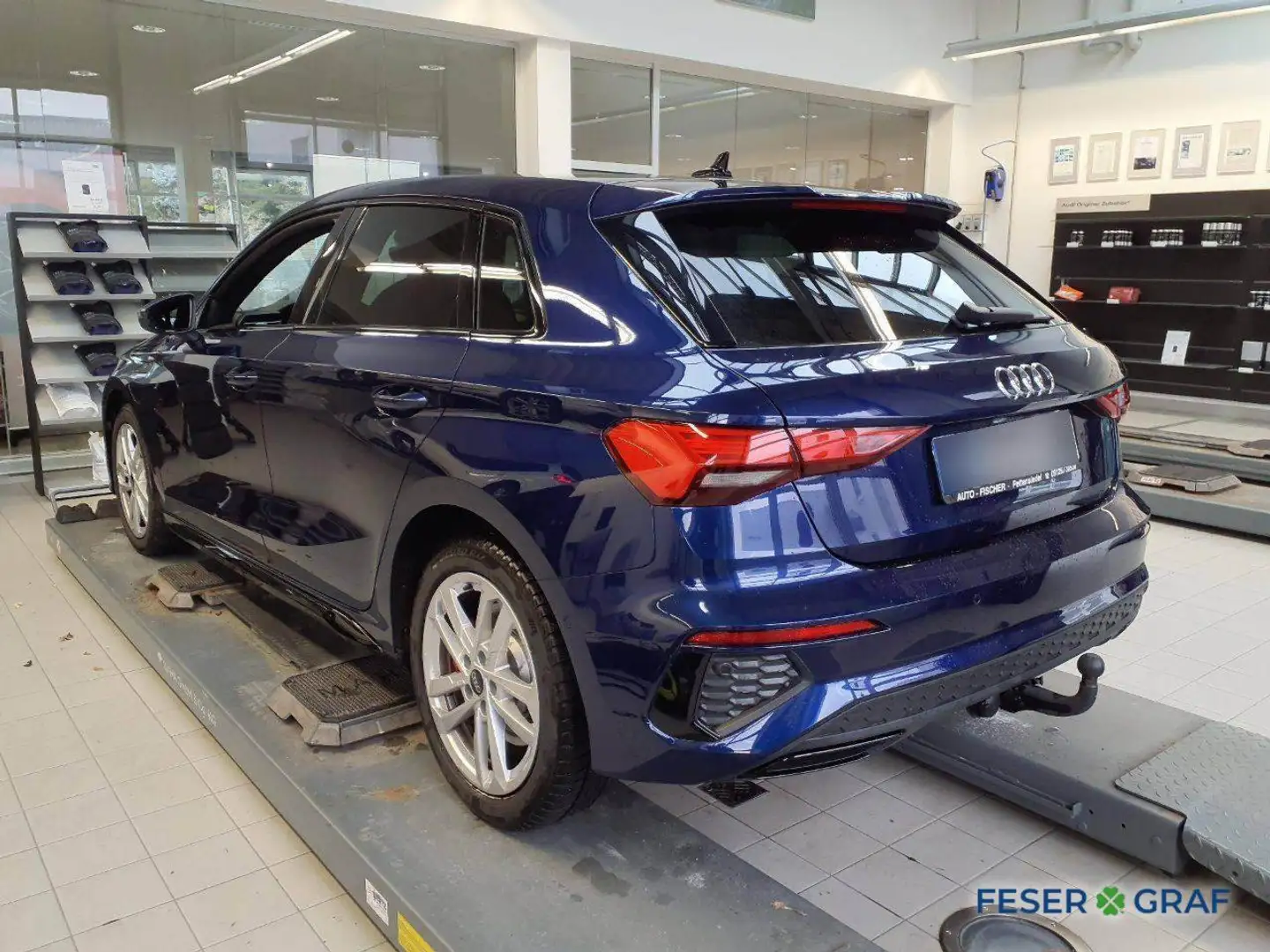 Audi A3 S line 45 TFSI e AHK SHZ PDC APP Blau - 2