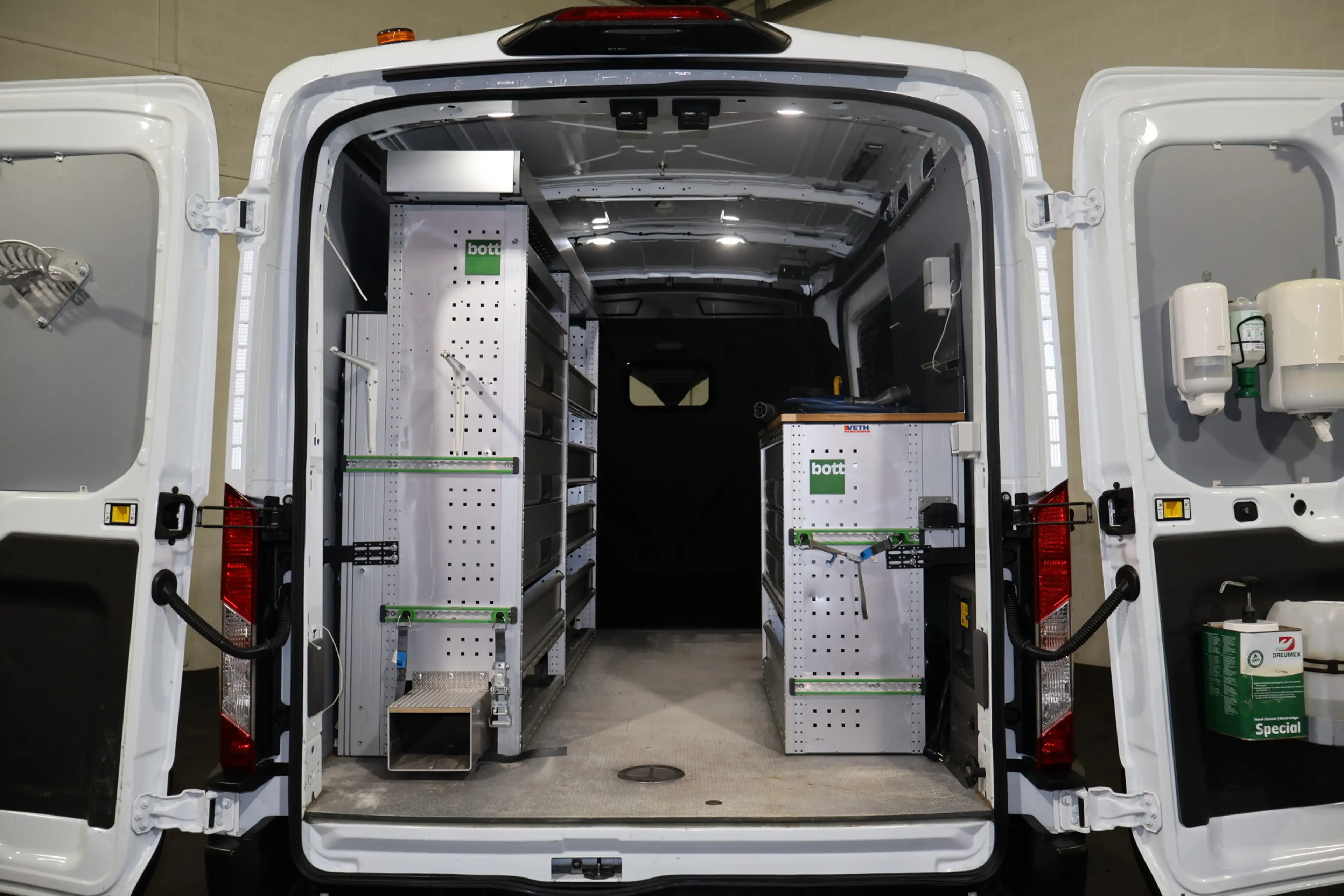 Ford E-Transit 350 L2 H2 Trend 68 kWh Bott Vario Inrichting — photo 14