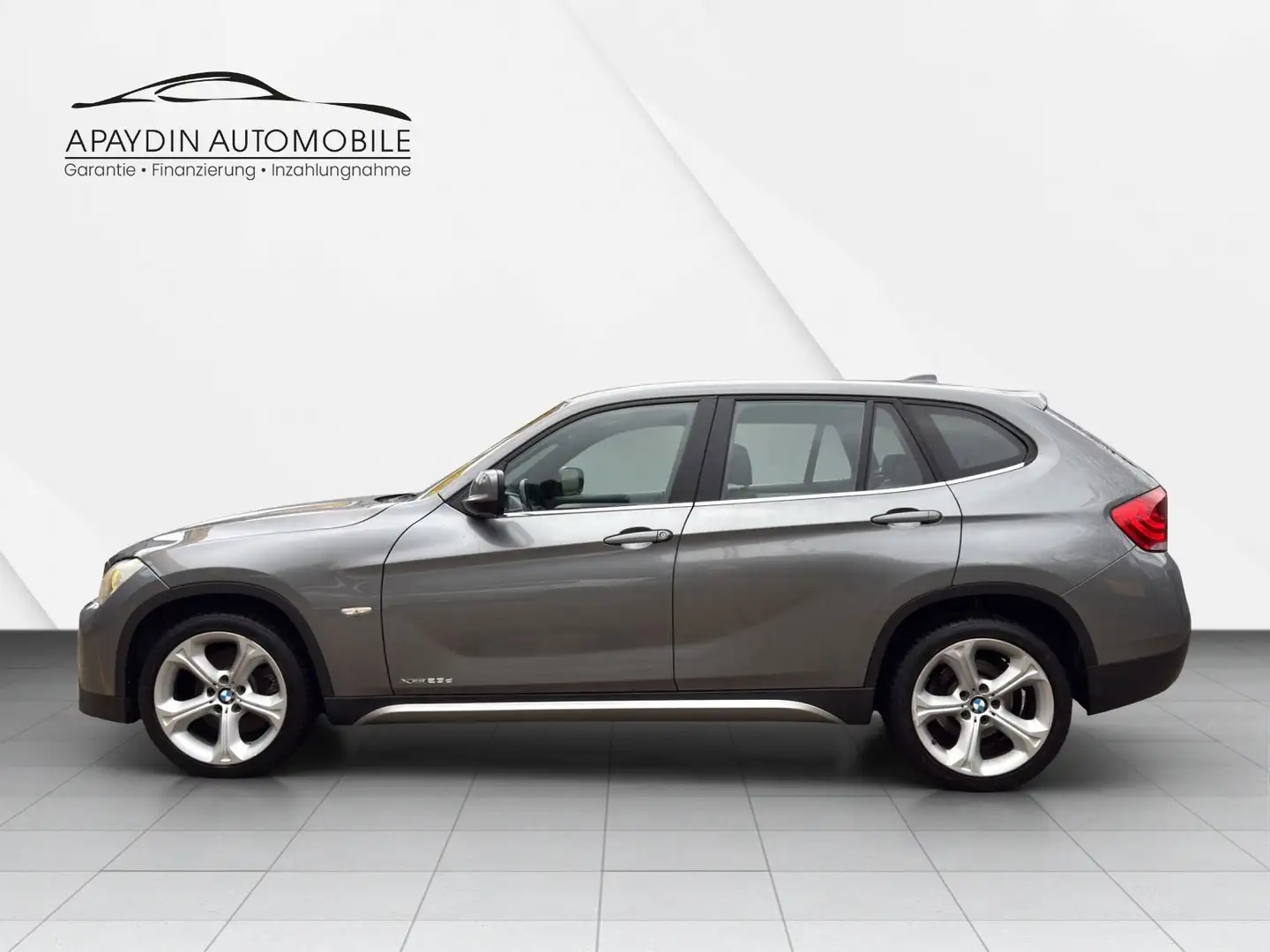 BMW X1 23 d xDrive PANORAMA/LEDER/XENON/NAVI/AHK/1HD Grau - 2