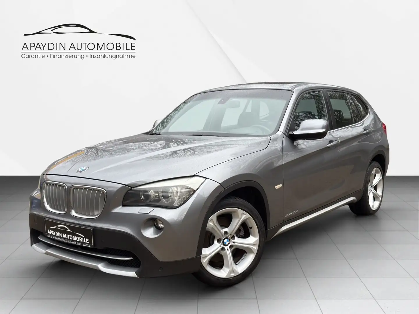 BMW X1 23 d xDrive PANORAMA/LEDER/XENON/NAVI/AHK/1HD Grau - 1