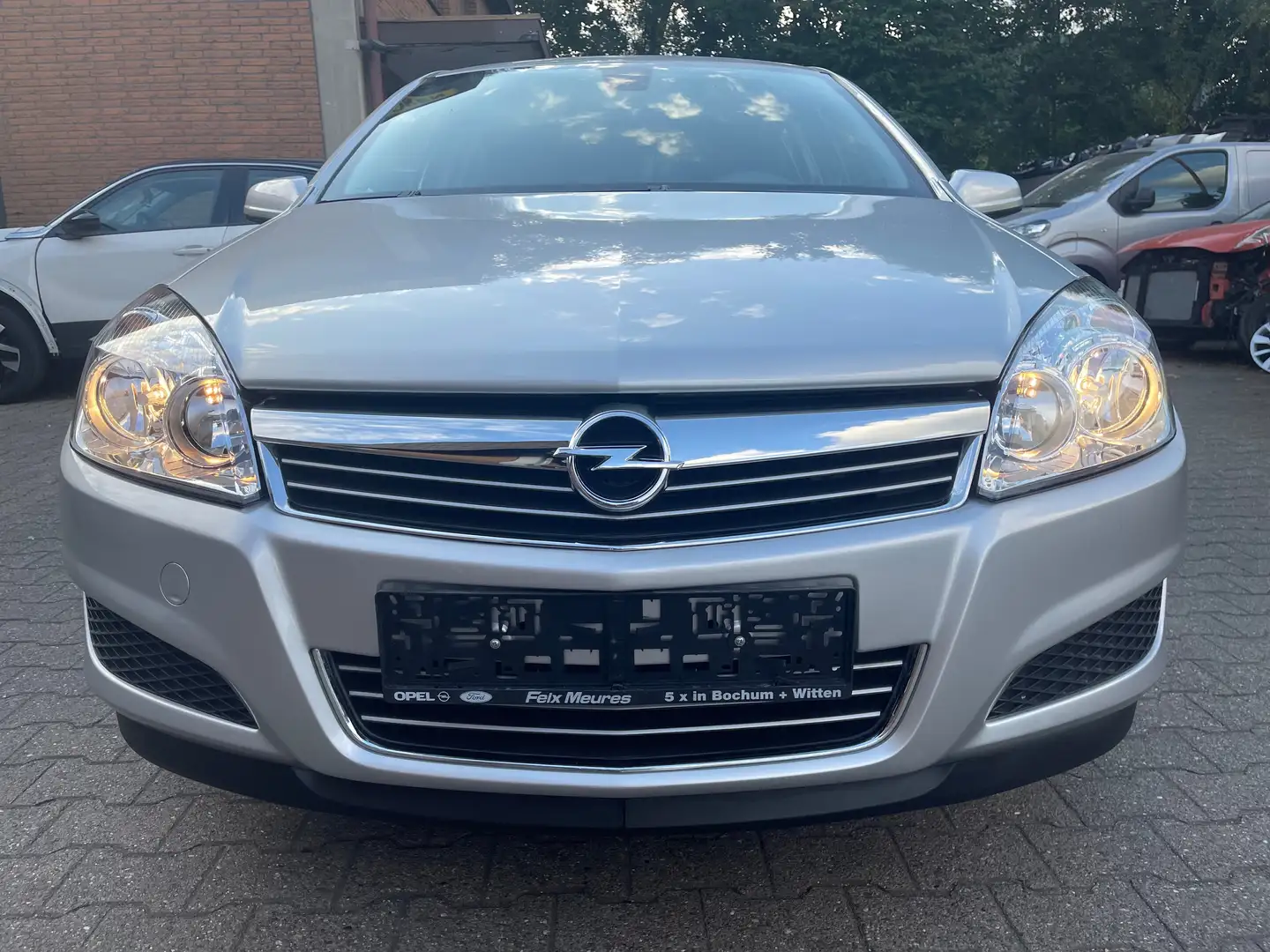 Opel Astra Edition+Klima+Tempomat+Wenig KM+ Silber - 2