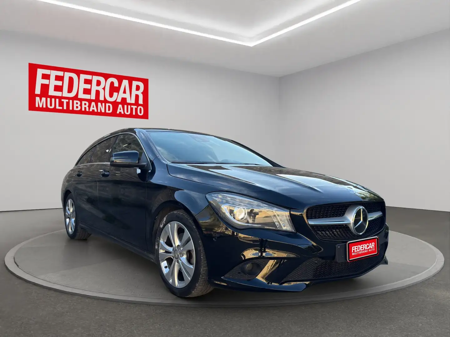 Mercedes-Benz CLA 200 CLA Shooting Brake 200 d (cdi) Sport auto Noir - 1