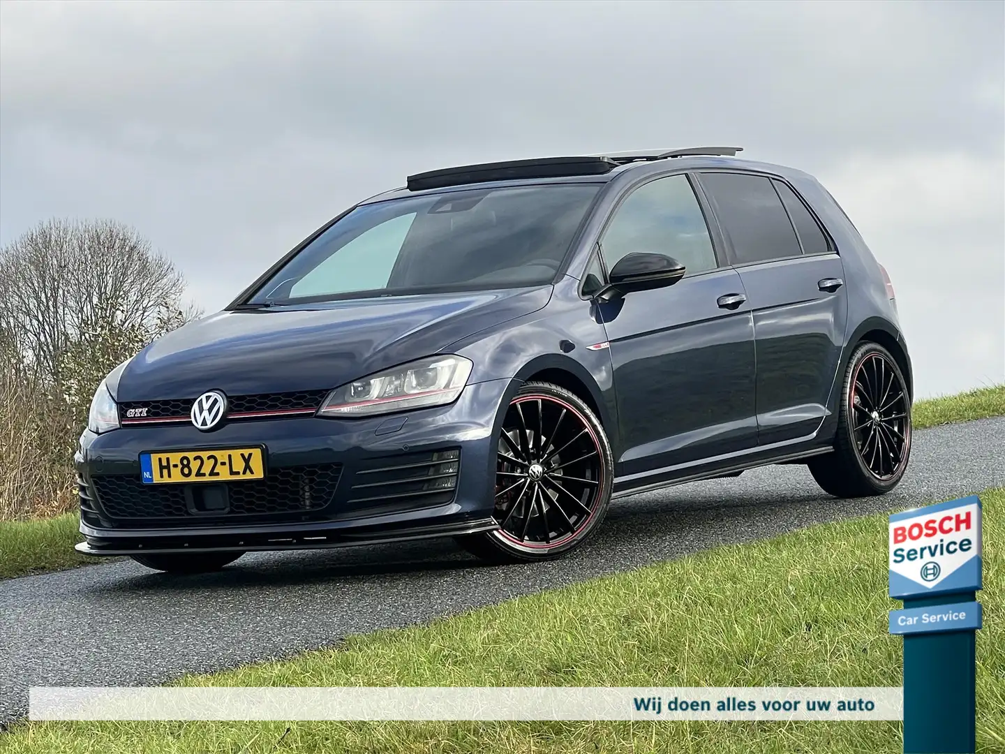 Volkswagen Golf GTI 7 2.0 TSI 300PK / Pano / Dynaudio / Dcc / Custom U Blau - 1