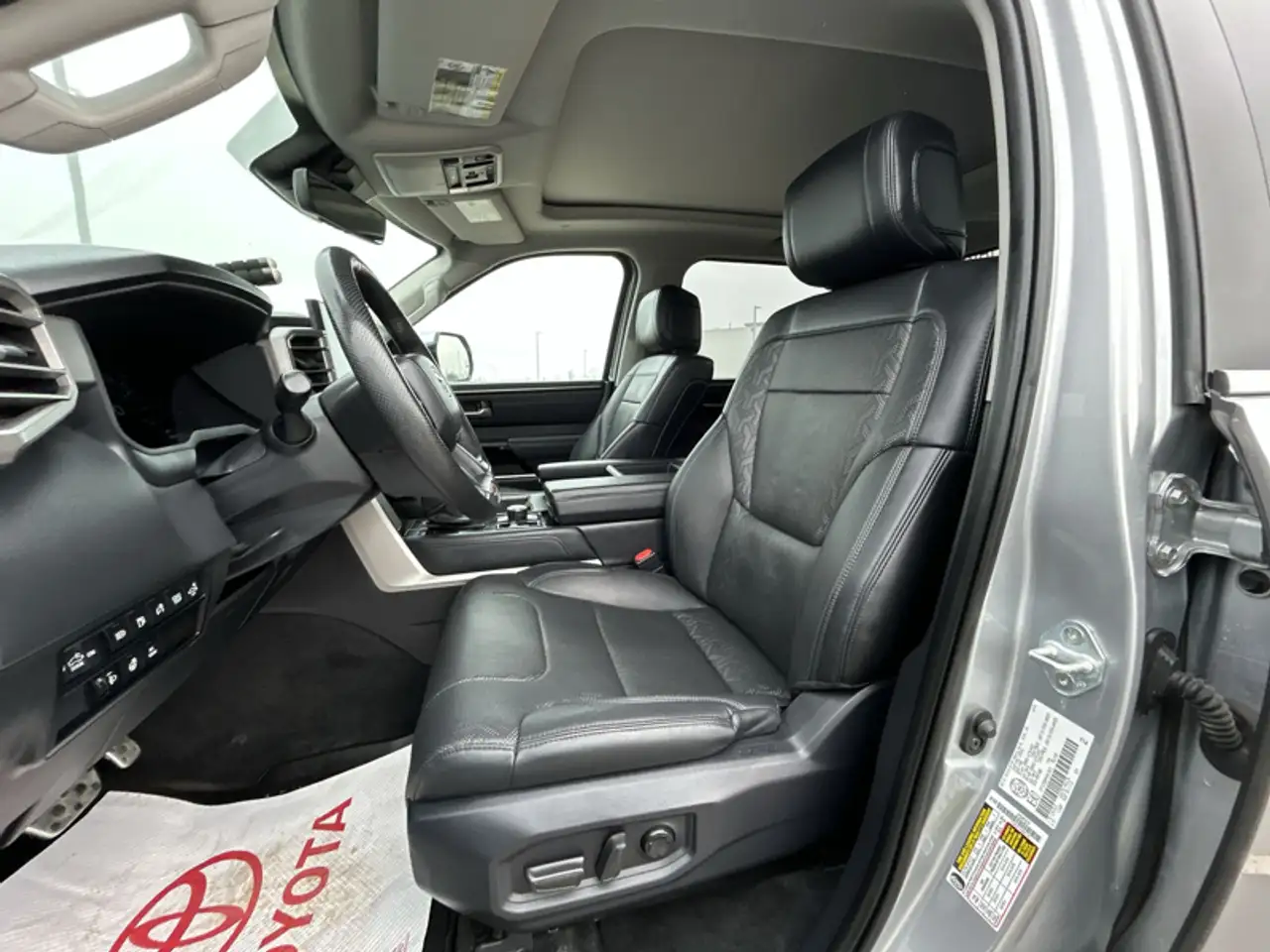 Toyota Tundra снимка Toyota Tundra