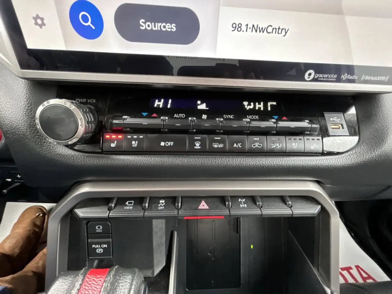 Toyota Tundra снимка Toyota Tundra
