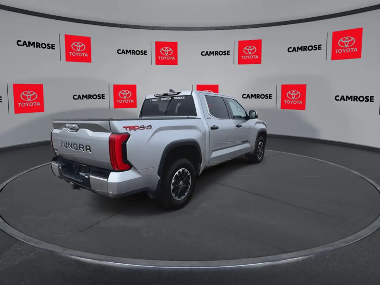 Toyota Tundra снимка Toyota Tundra