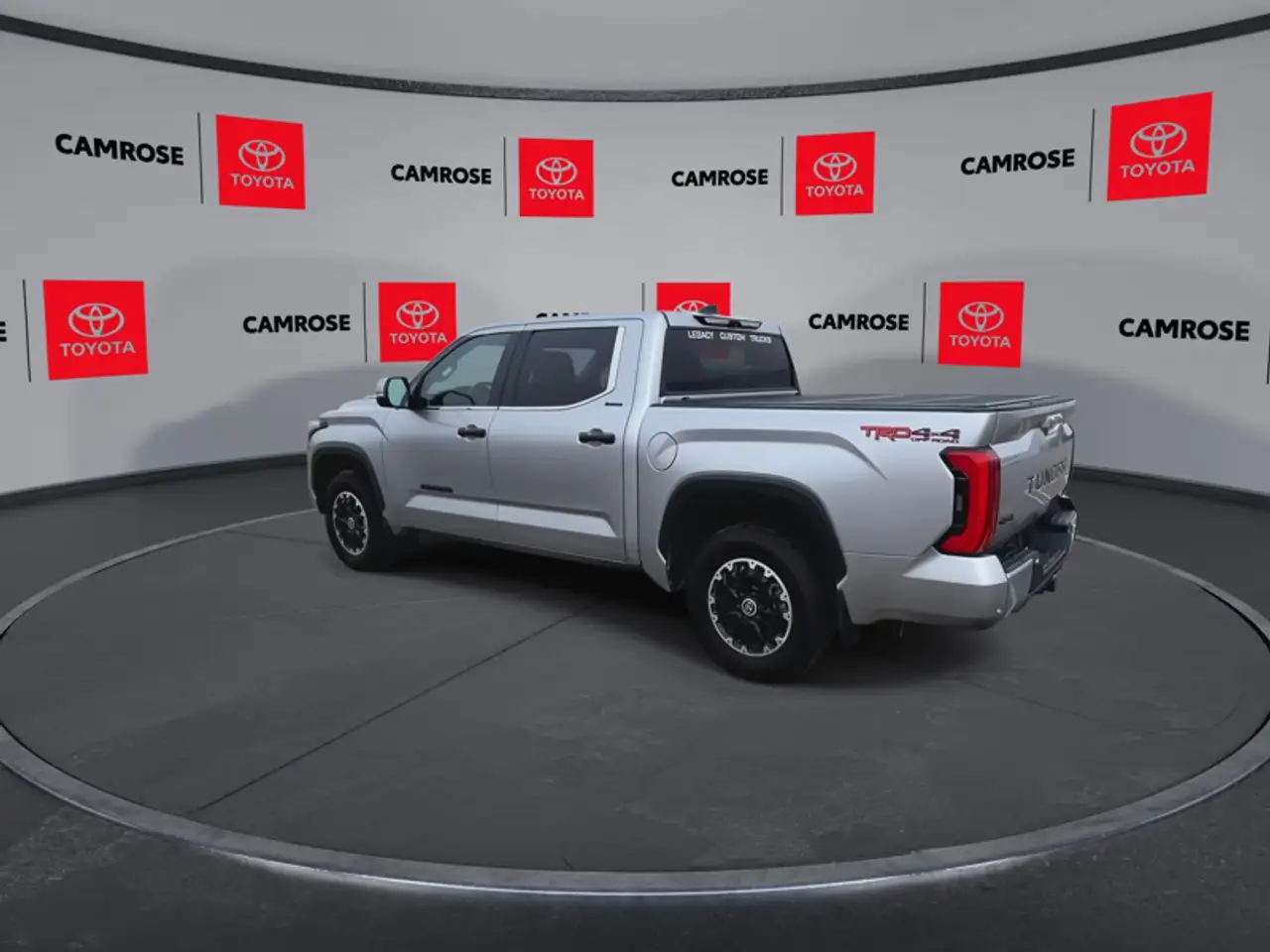 Toyota Tundra снимка Toyota Tundra