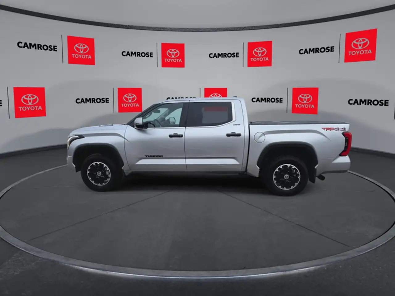 Toyota Tundra снимка Toyota Tundra
