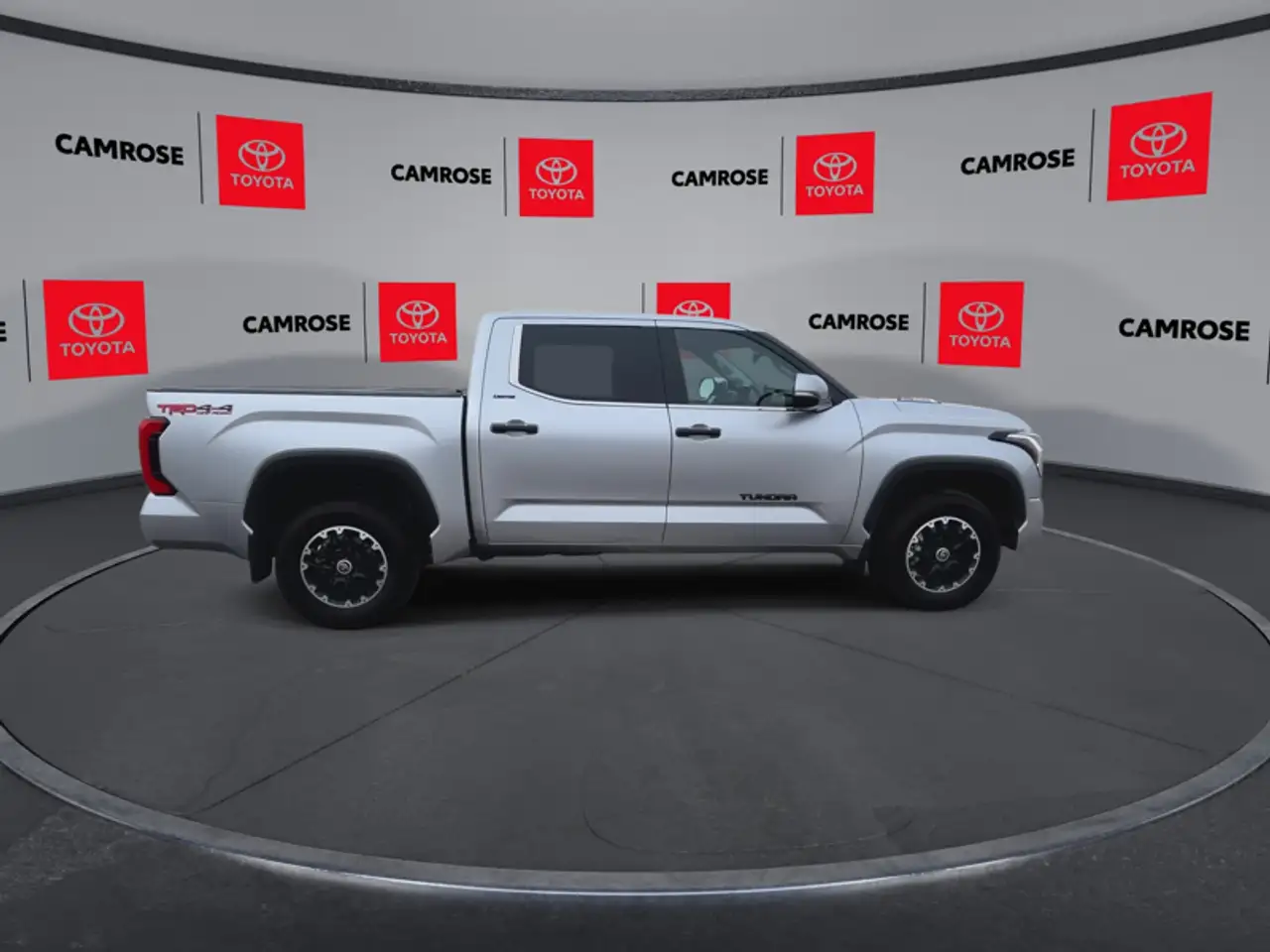 Toyota Tundra снимка Toyota Tundra
