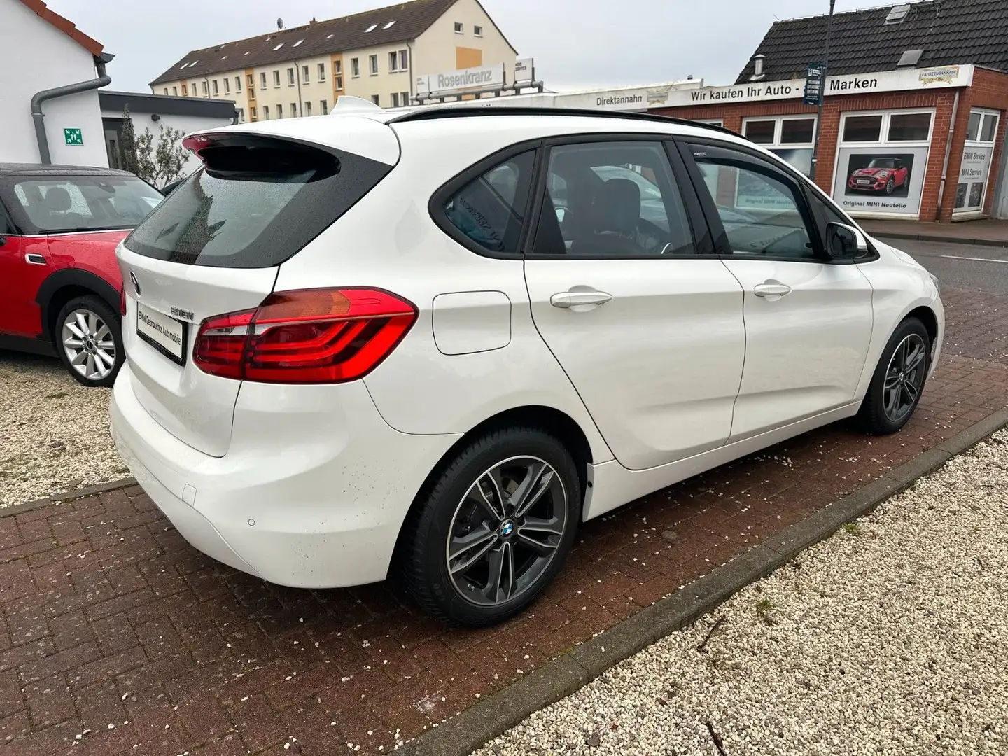 BMW 218 218i AT*AHK*LED*NAVI* Weiß - 2