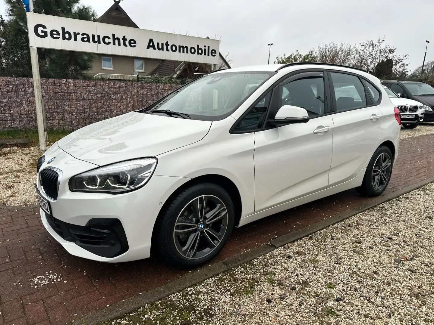 BMW 218 218i AT*AHK*LED*NAVI* Weiß - 1