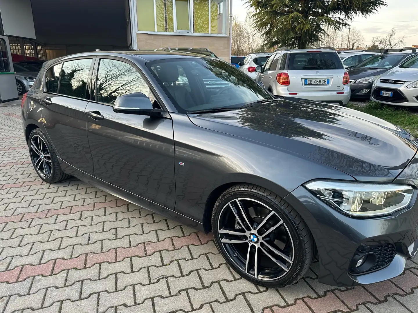 BMW 125 125d 5p Msport auto Gri - 2