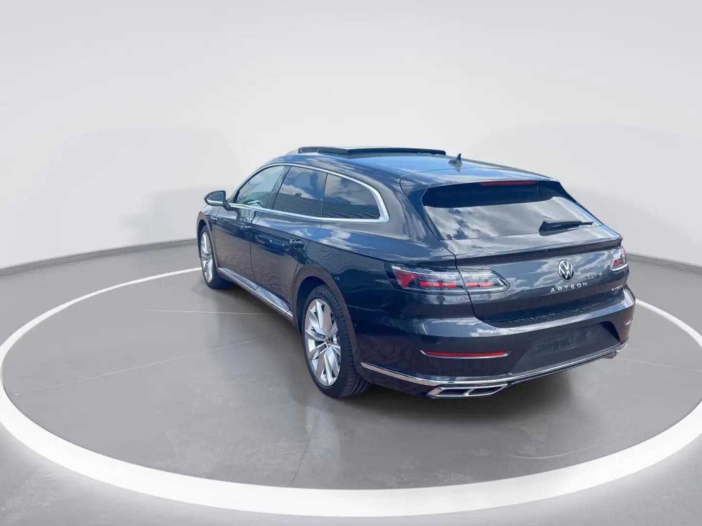 Volkswagen Arteon Shooting Brake R-Line 1.4 TSI eHybrid 160 kW/218PK Grijs - 2