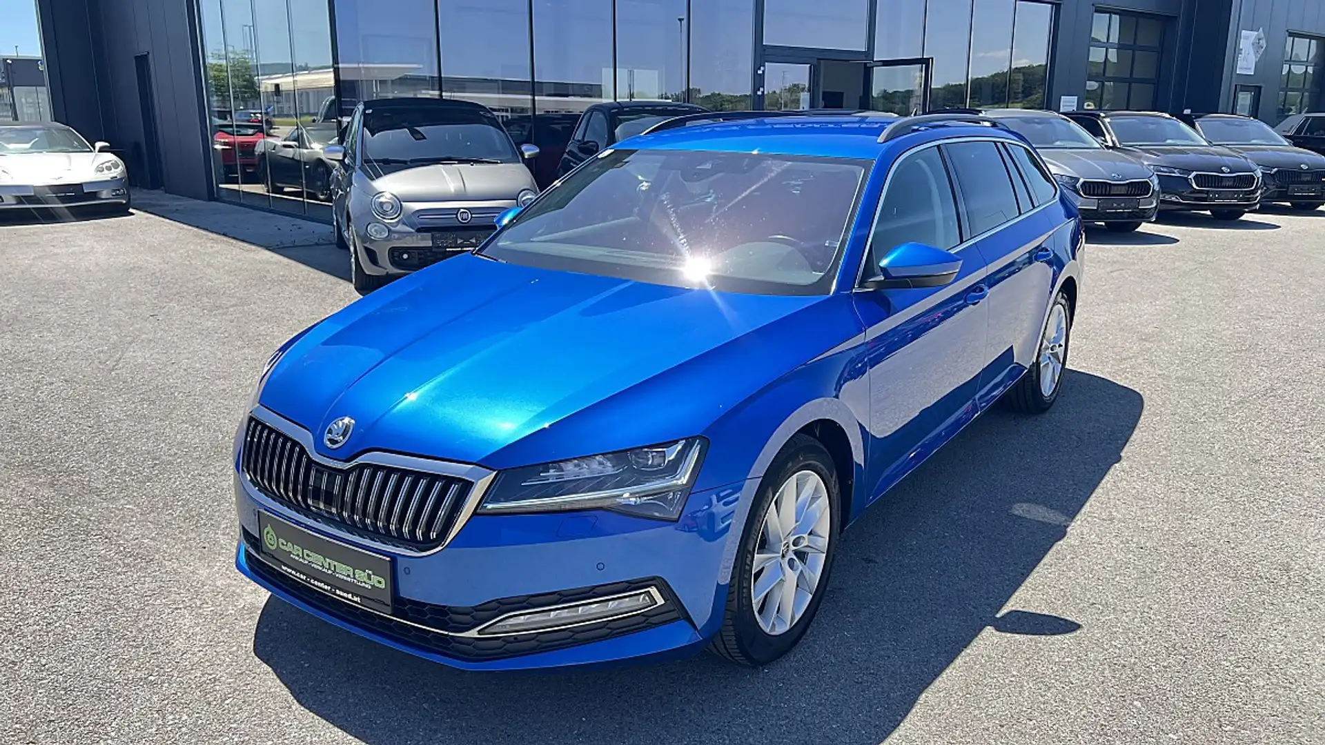 Skoda Superb Kombi 2,0 TDI Style DSG Blau - 1