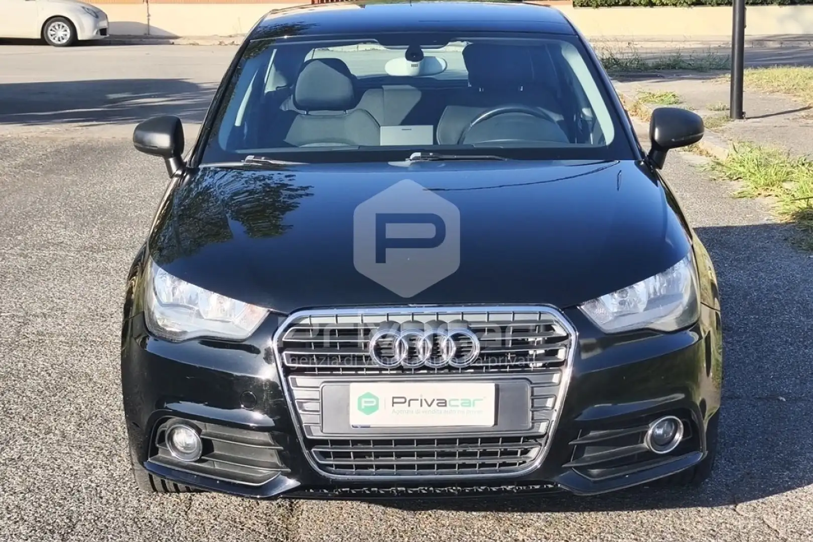 Audi A1 A1 SPB 1.6 TDI 105 CV Ambition Noir - 2