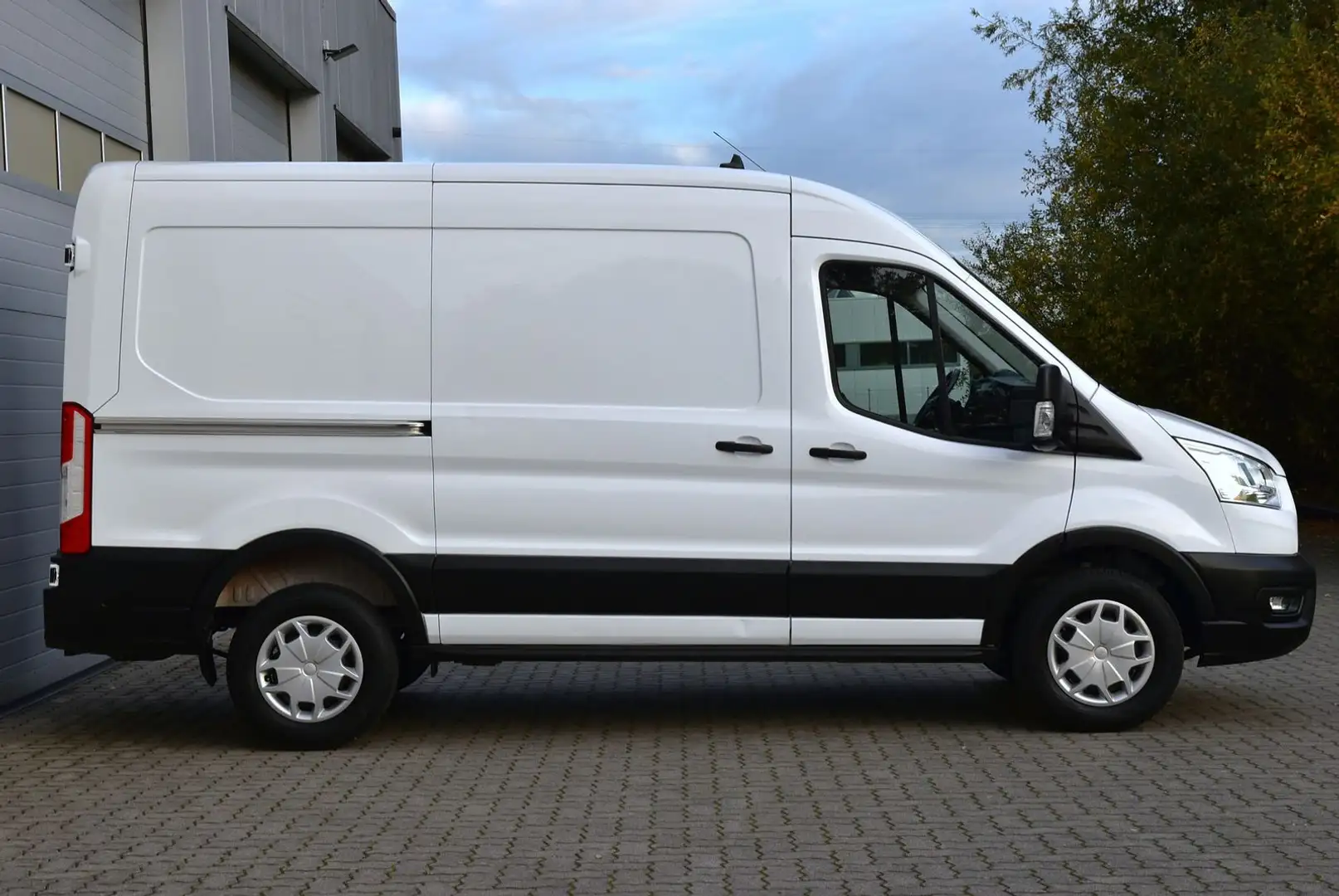 Ford Transit 350 L2 Trend / 1-HAND/KLIMA/PDC/AHK/ Weiß - 2