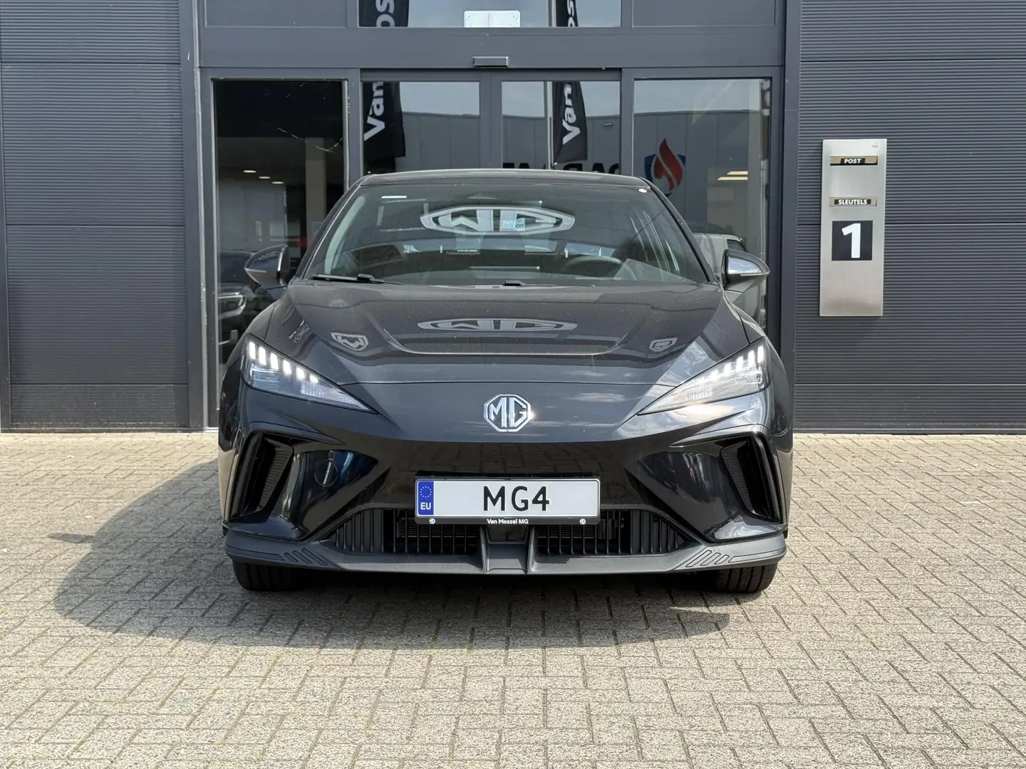 MG MG4 Electric Standard 51 kWh | Profiteer tijdelijk van Zwart - 2