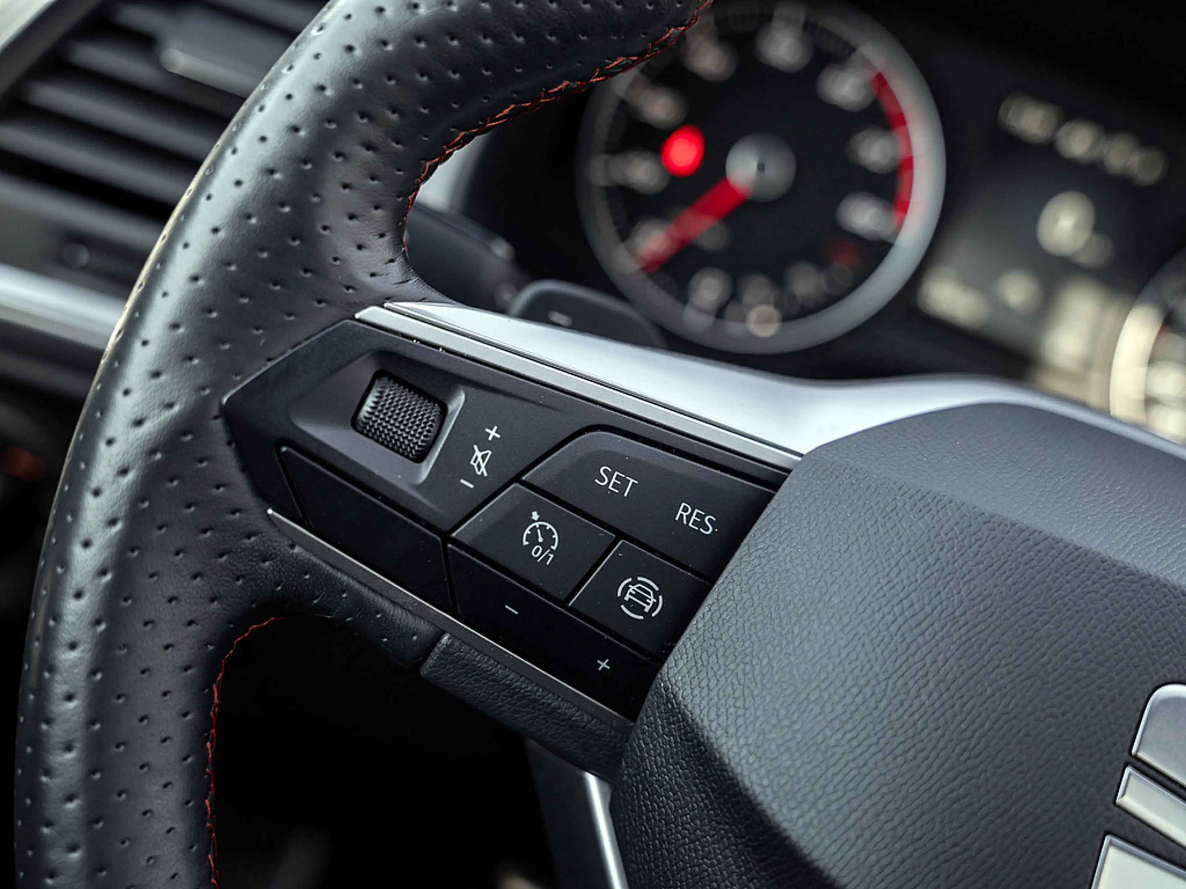 SEAT Ateca 2.0 TSI 4Drive FR 360° PANO LED FACEL. — photo 13