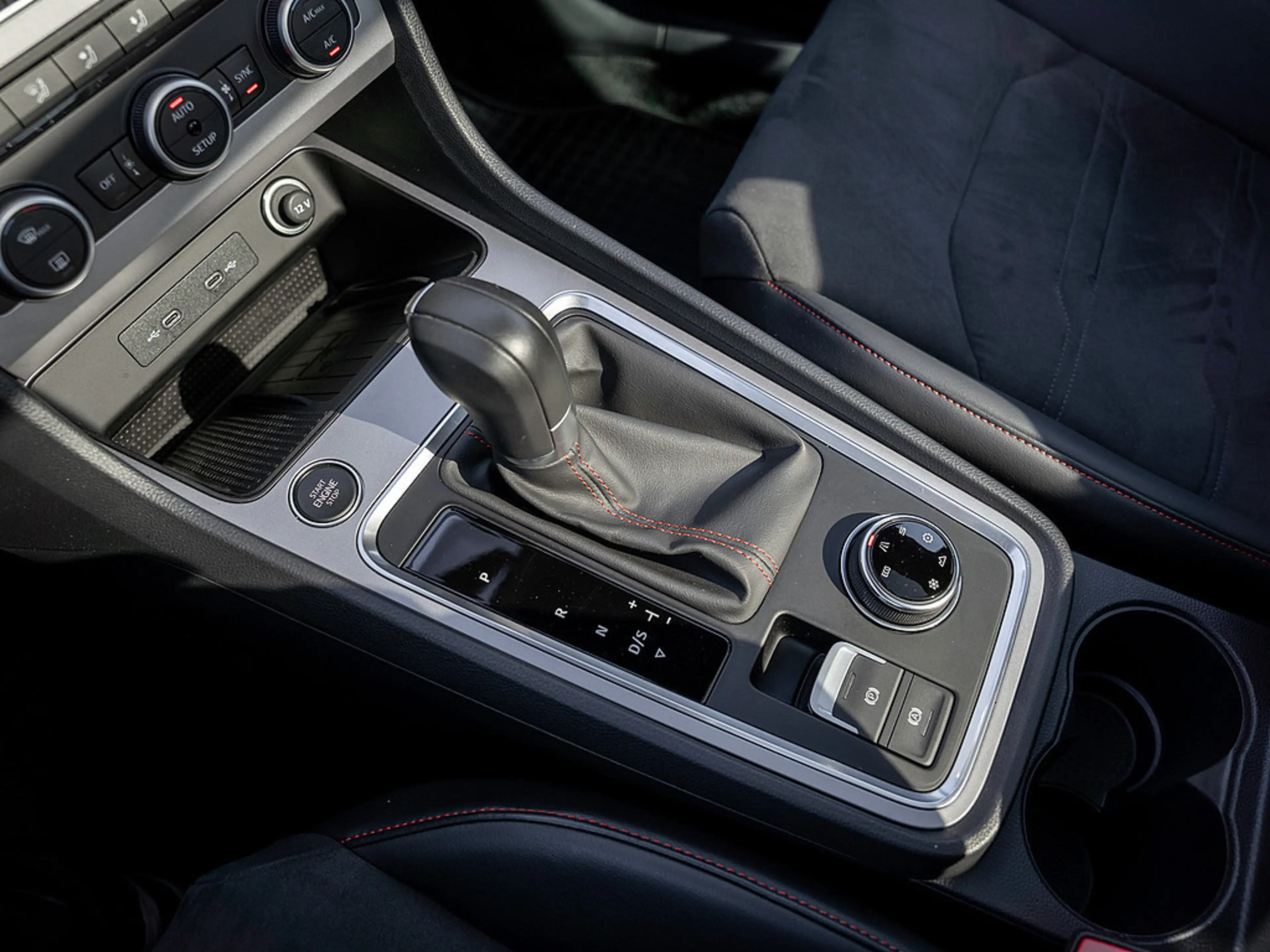 SEAT Ateca 2.0 TSI 4Drive FR 360° PANO LED FACEL. — photo 10