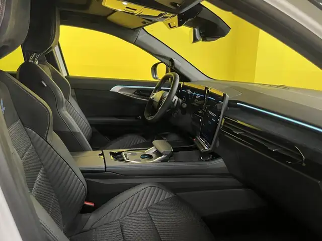 Renault Austral view 13