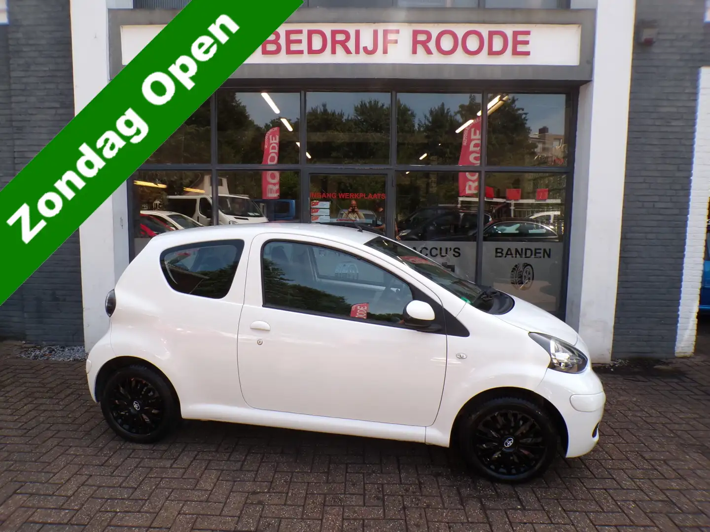 Toyota Aygo 1.0-12V Comfort AUTOMAAT,AIRCO,NIEUWE APK !!! ""ZO Wit - 1