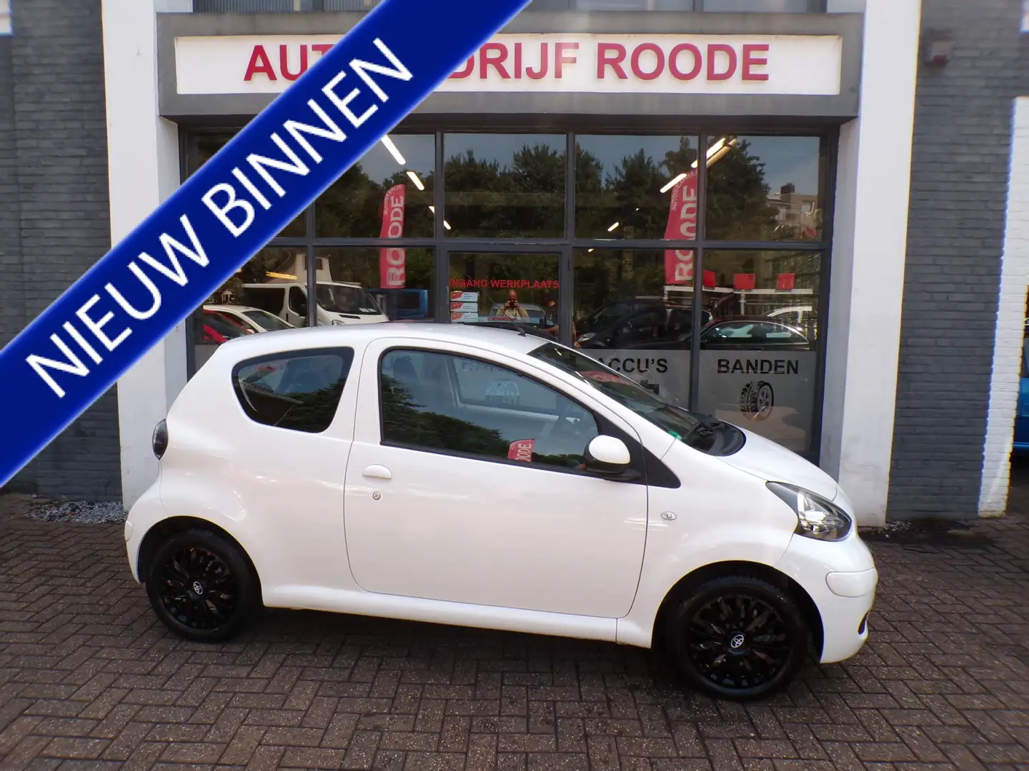 Toyota Aygo 1.0-12V Automaat Comfort AIRCO,NIEUWE APK !!! Wit - 1