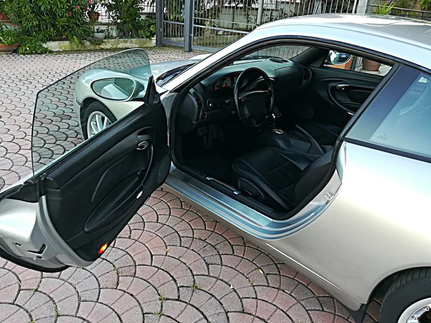 Porsche 911 911 (996) Coupe 3.4 Carrera 4 PELLE 300CV 221KW Argent - 2