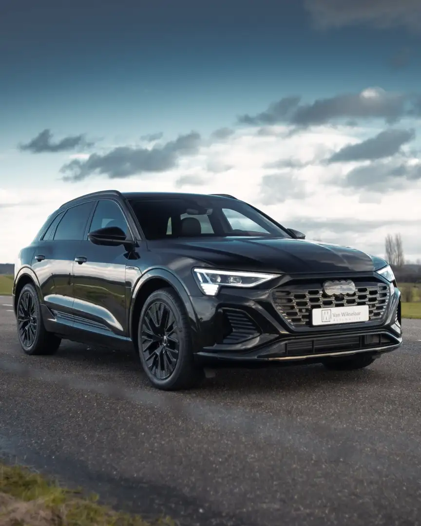 Audi Q8 e-tron Q8 e-tron 55 quattro S edition - PANO - B&O Černá - 1