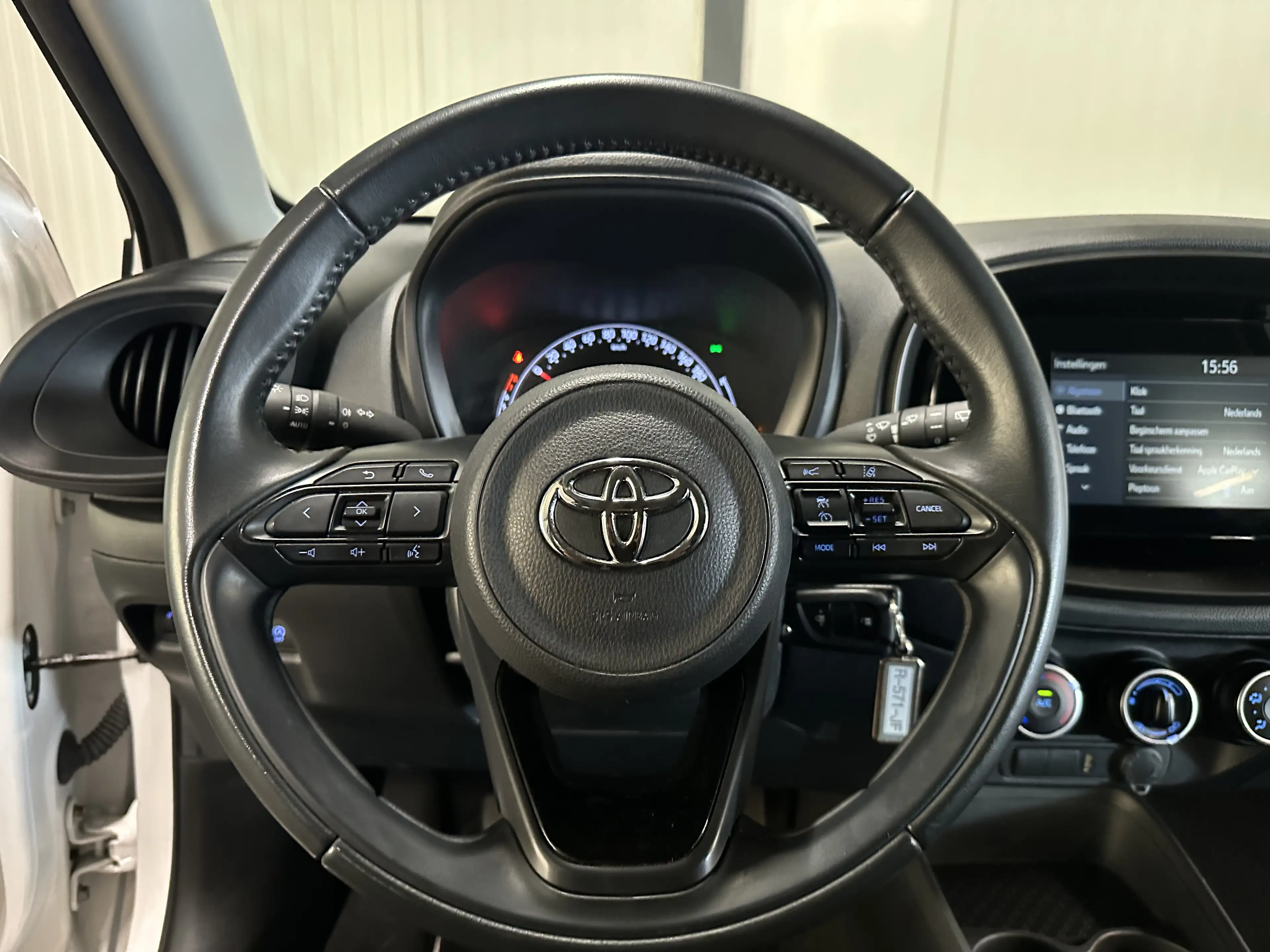 Toyota Aygo X 1.0 VVT-i | MT Play 5-Drs | Airco | Carplay | Came — photo 12