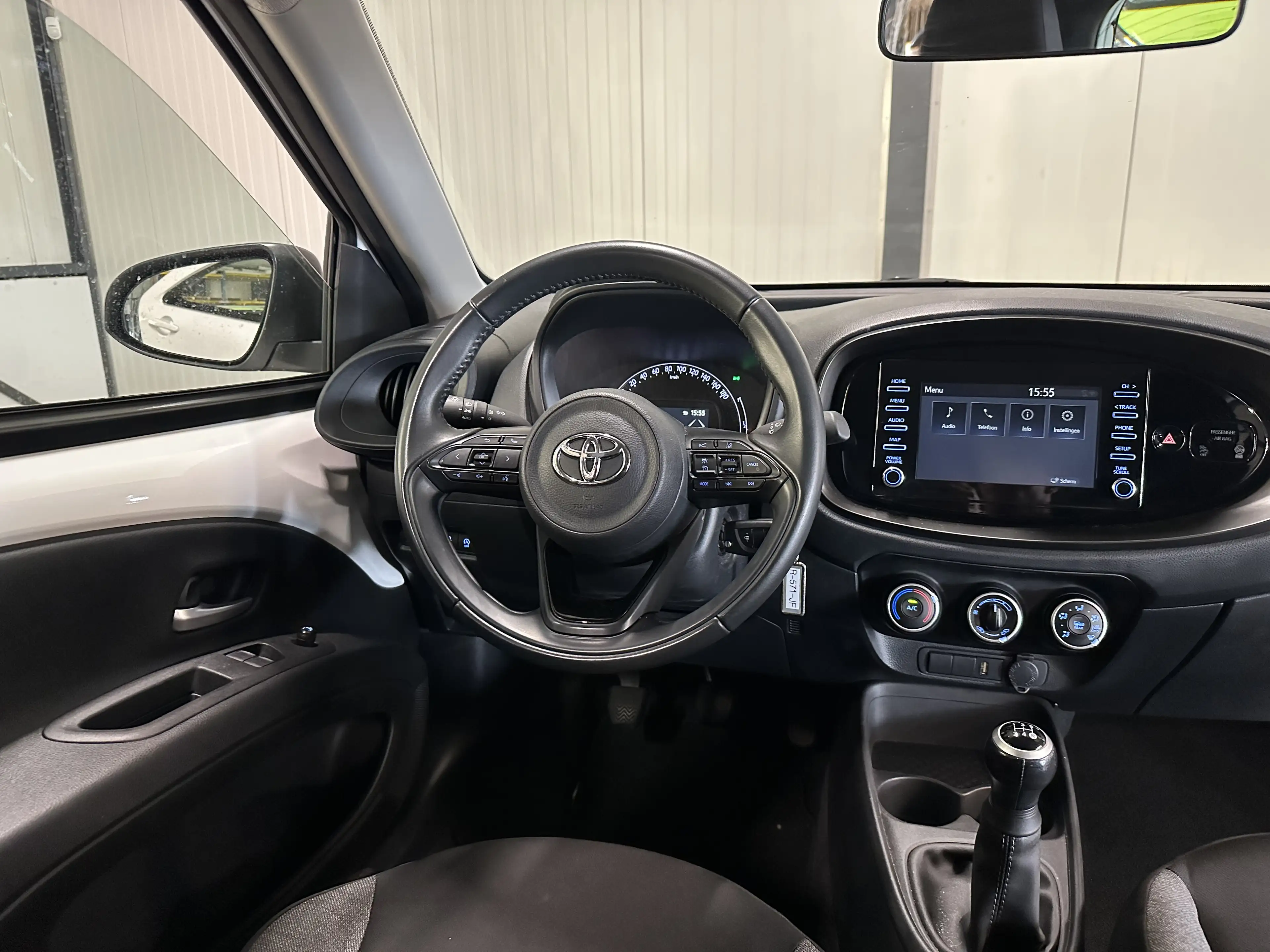 Toyota Aygo X 1.0 VVT-i | MT Play 5-Drs | Airco | Carplay | Came — photo 3