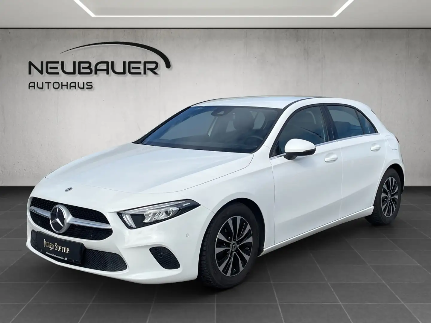 Mercedes-Benz A 180 d Kompaktlimousine Style PTS Shz LED MBUX Weiß - 2