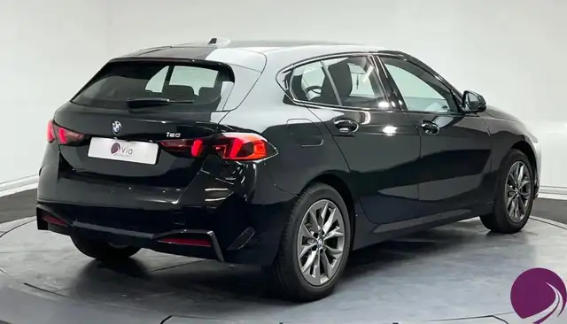 BMW 1 Series view 5