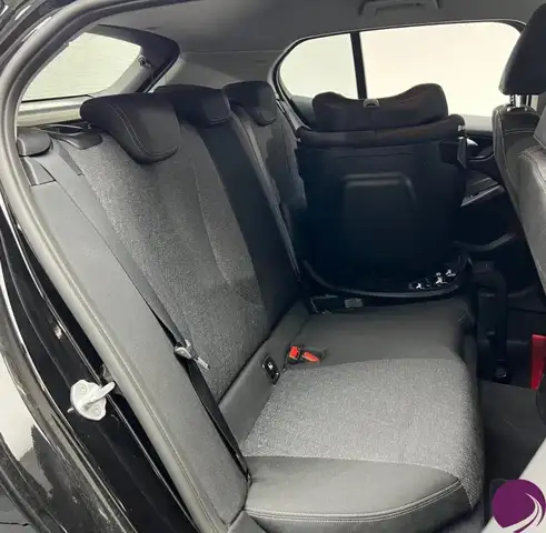 BMW 1 Series view 9