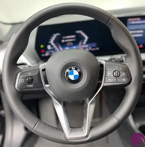 BMW 1 Series view 10