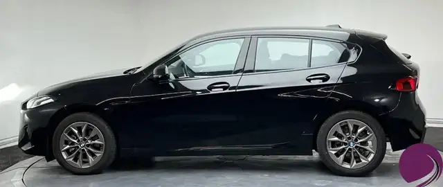 BMW 1 Series view 3
