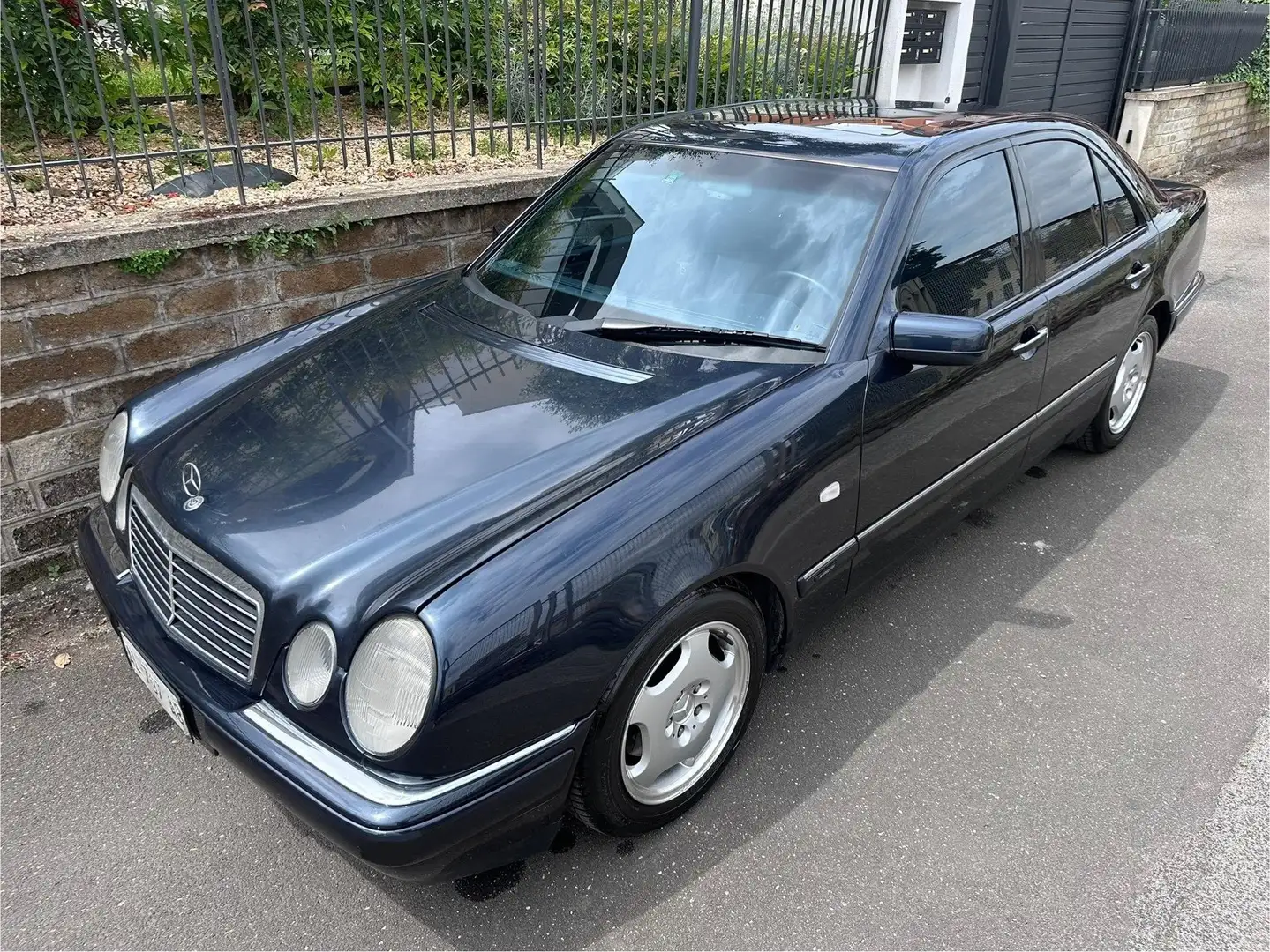 Mercedes-Benz E 320 E 320 Avantgarde Noir - 1