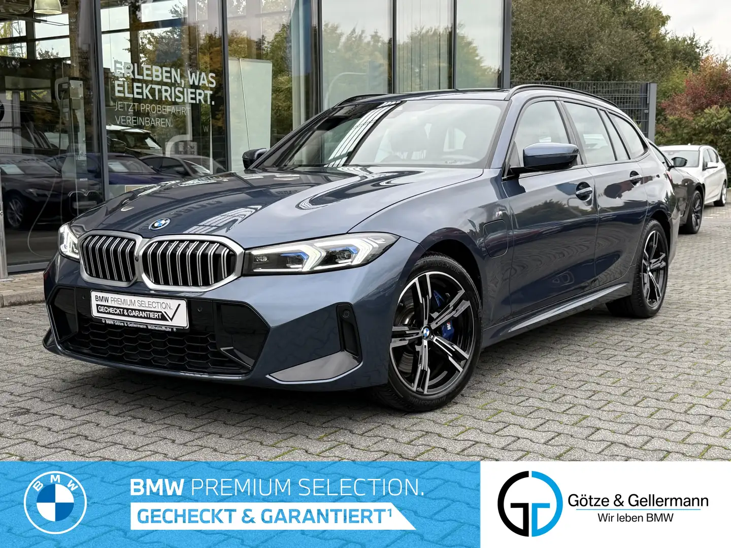 BMW 330 e Touring M Sport //Pano AHK FACELIFT!!! Blau - 1