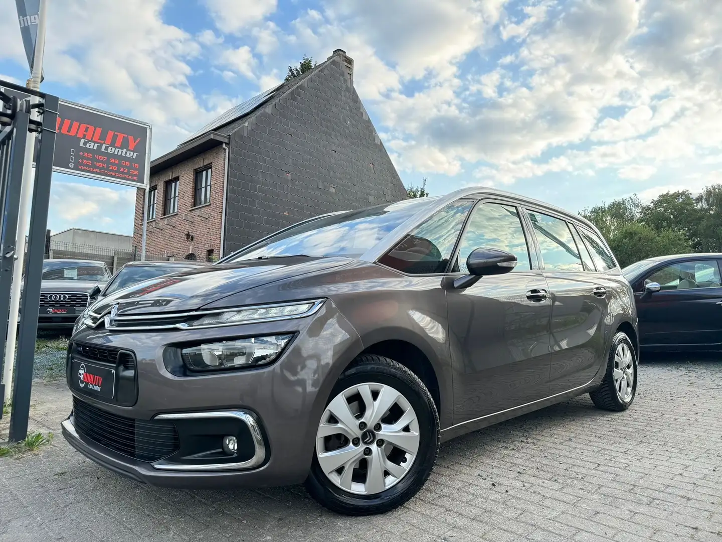Citroen C4 Picasso 1.2 PureTech  101000 km  garantie 7 plaatsen 130pk Gris - 1