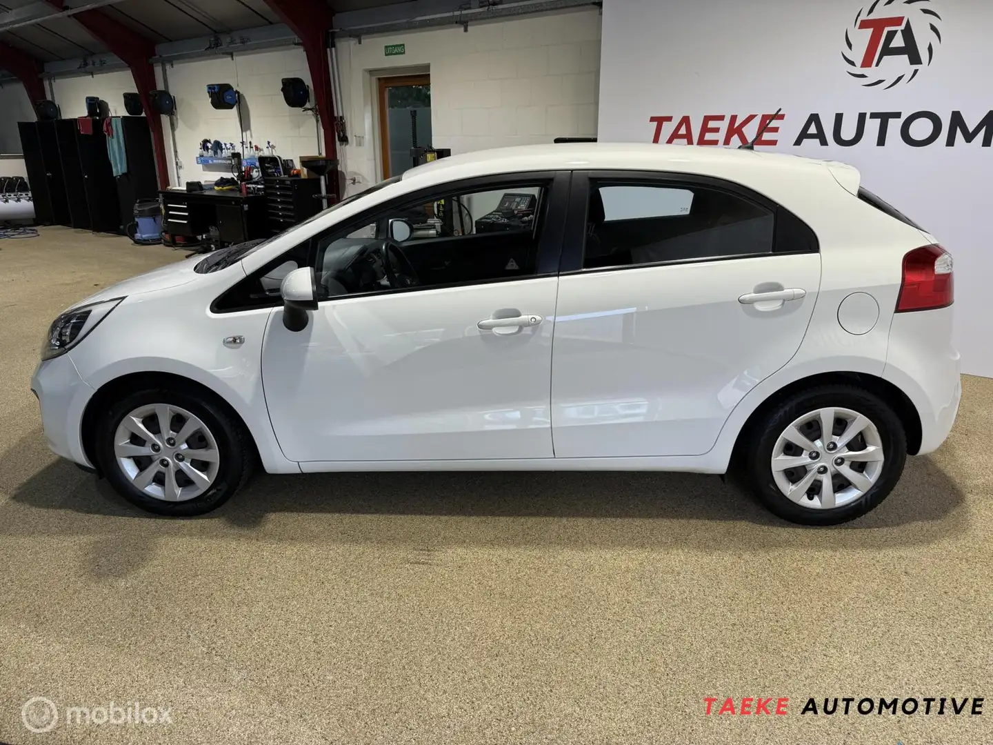 Kia Rio 1.2 CVVT Comfort Pack Airco/Nap/5deurs/2eEIG Wit - 2